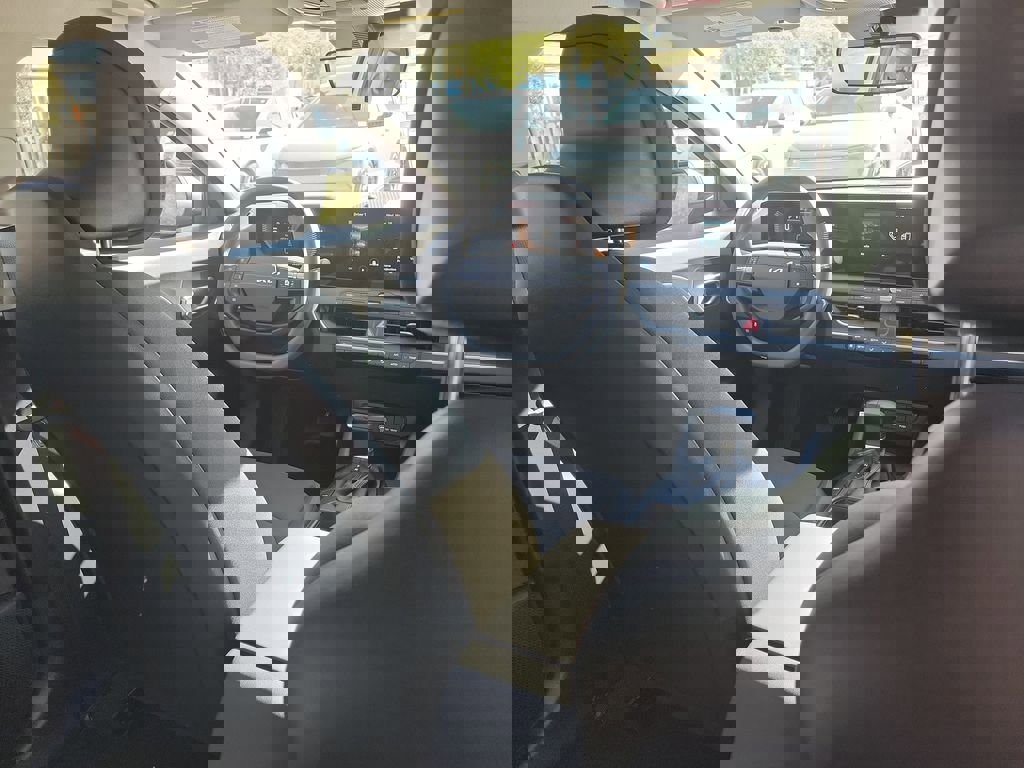 New 2026 Kia K4 LXS image 13