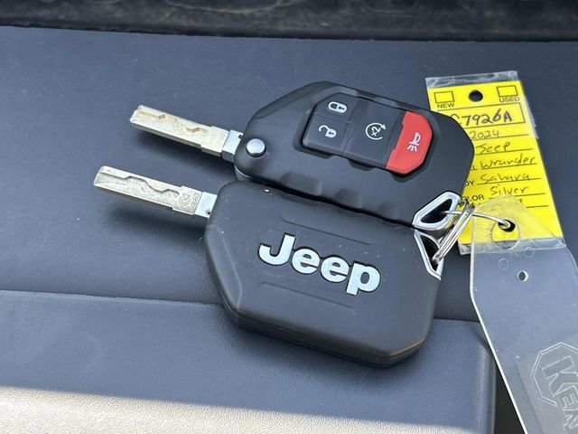 Used 2024 Jeep Wrangler Unlimited Sahara AWD/4WD image 11