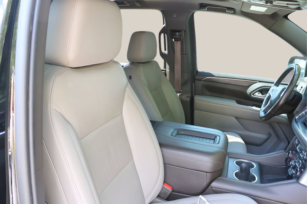 Used 2021 Chevrolet Suburban Z71 w/ Luxury Package AWD/4WD image 24