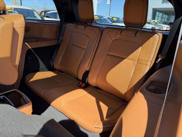 Used 2023 Lincoln Aviator Black Label w/ Jet Package image 16