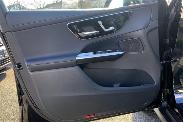 Used 2025 Mercedes-Benz GLC 300 4MATIC image 17