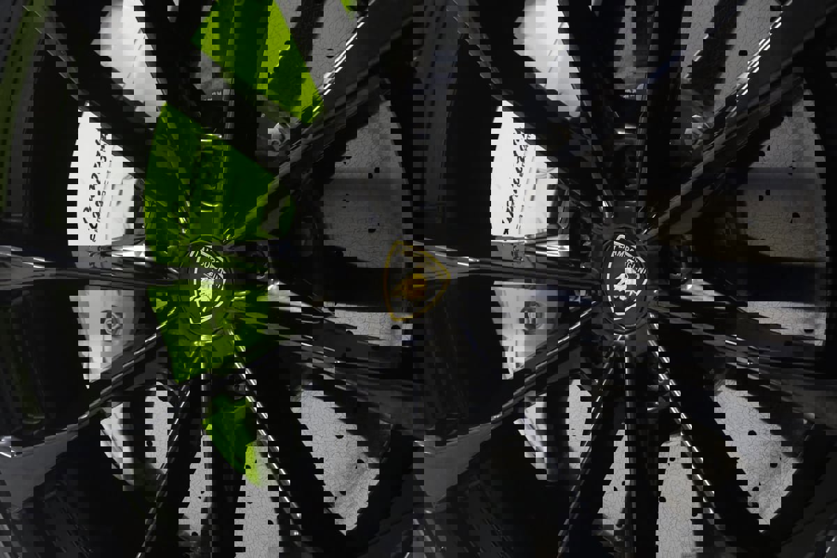 Used 2022 Lamborghini Urus image 24