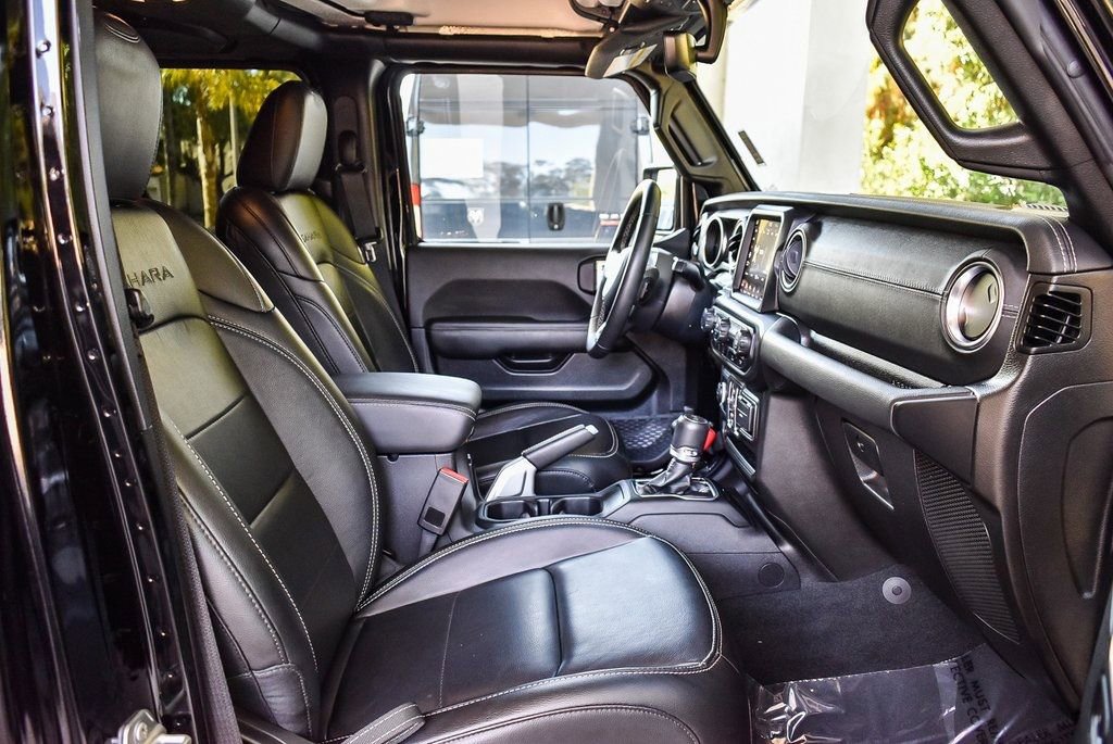 Used 2022 Jeep Wrangler Unlimited Sahara AWD/4WD image 15