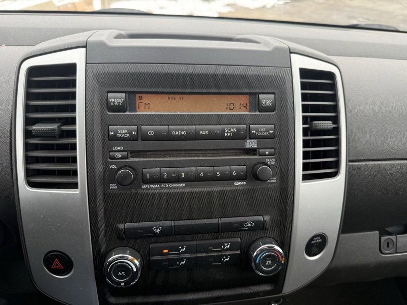 Used 2012 Nissan Frontier SV w/ SV Premium Utility Pkg image 8