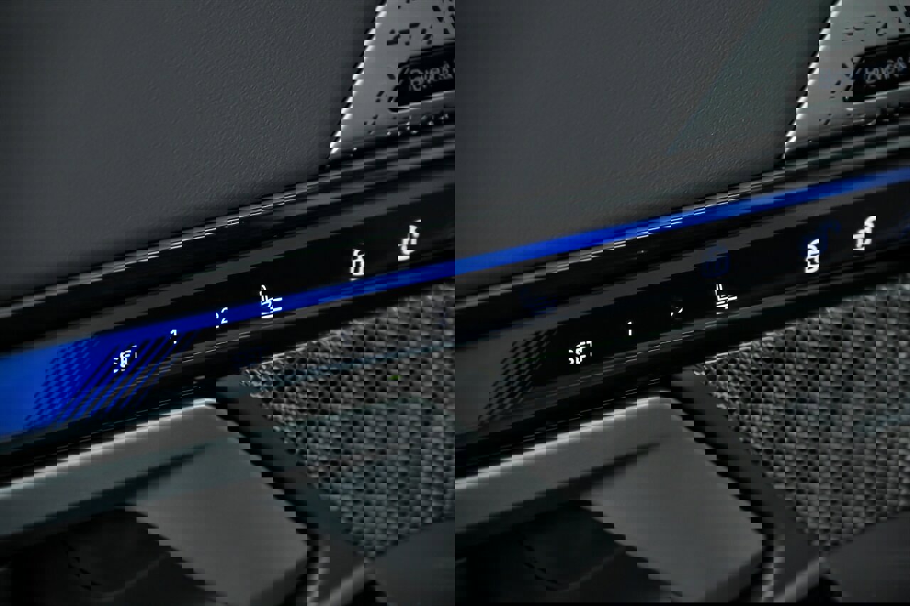 Used 2026 BMW M5 Touring w/ Executive Package image 19