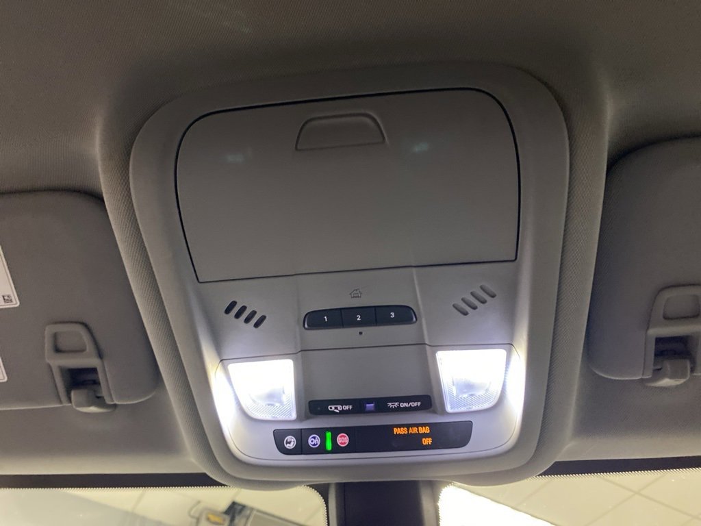 Used 2018 Chevrolet Equinox LT image 32