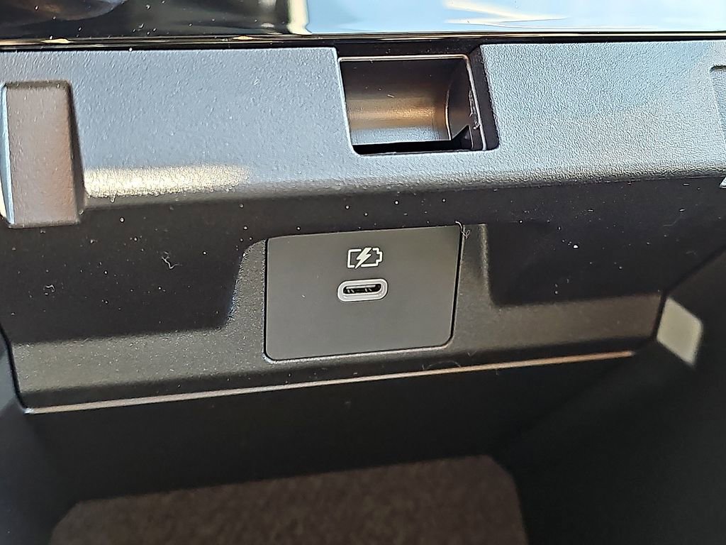 New 2026 Mitsubishi Outlander SE image 18