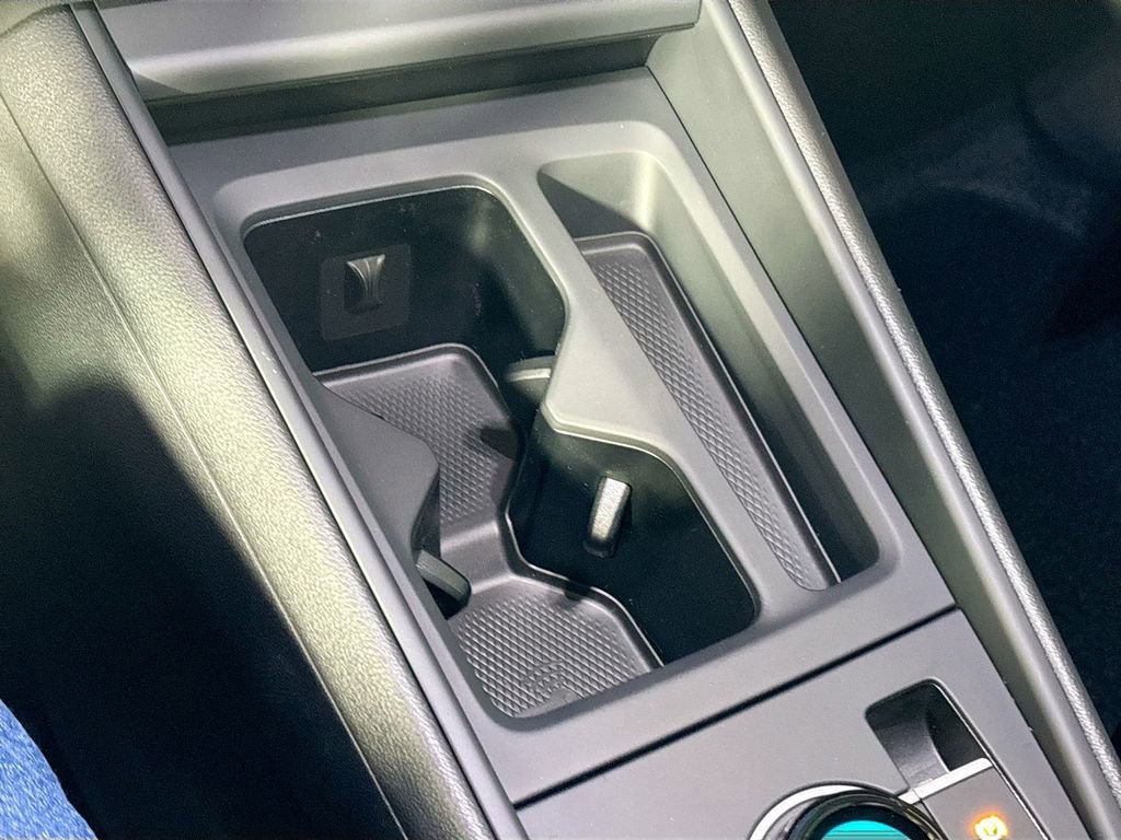 New 2025 Volkswagen Tiguan SE R-Line image 15