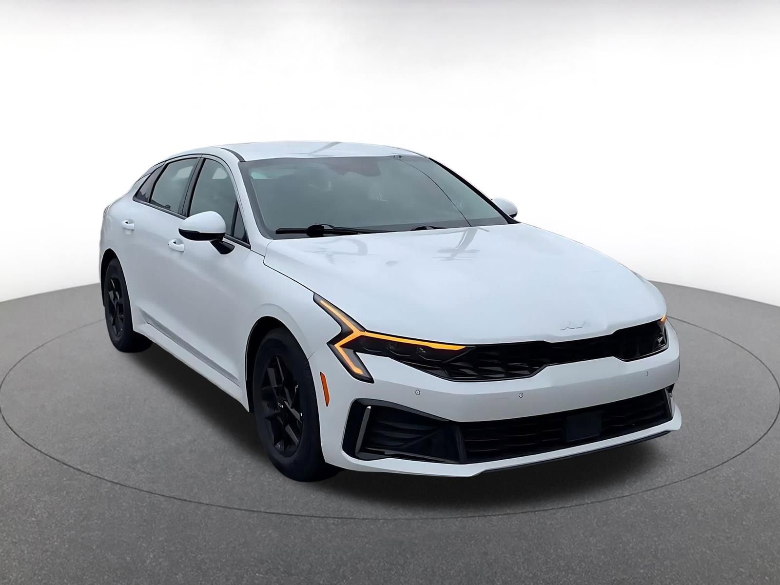 Used 2025 Kia K5 LXS FWD image 3