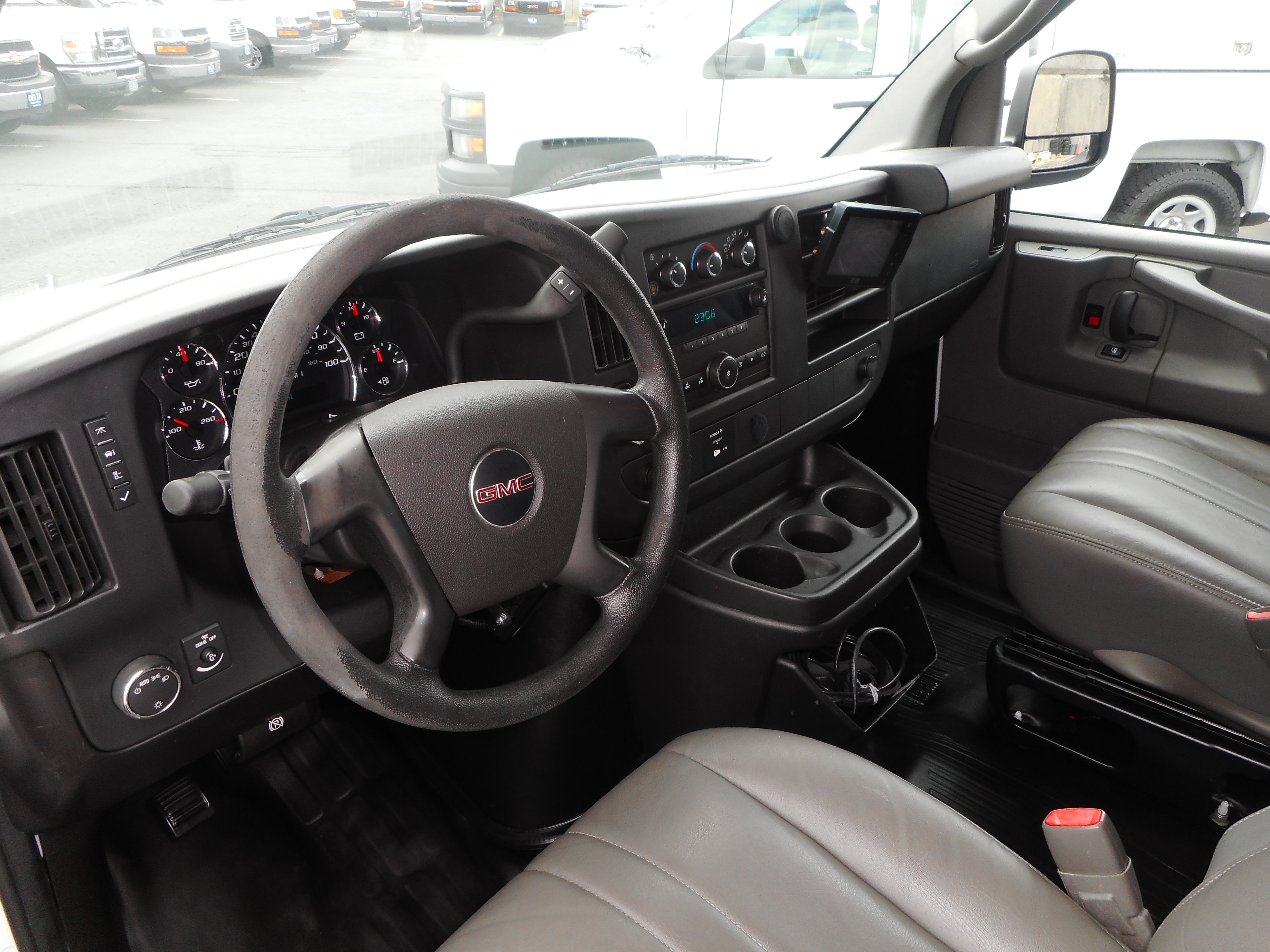 Used 2013 GMC Savana 3500 w/ Power Package RWD image 15