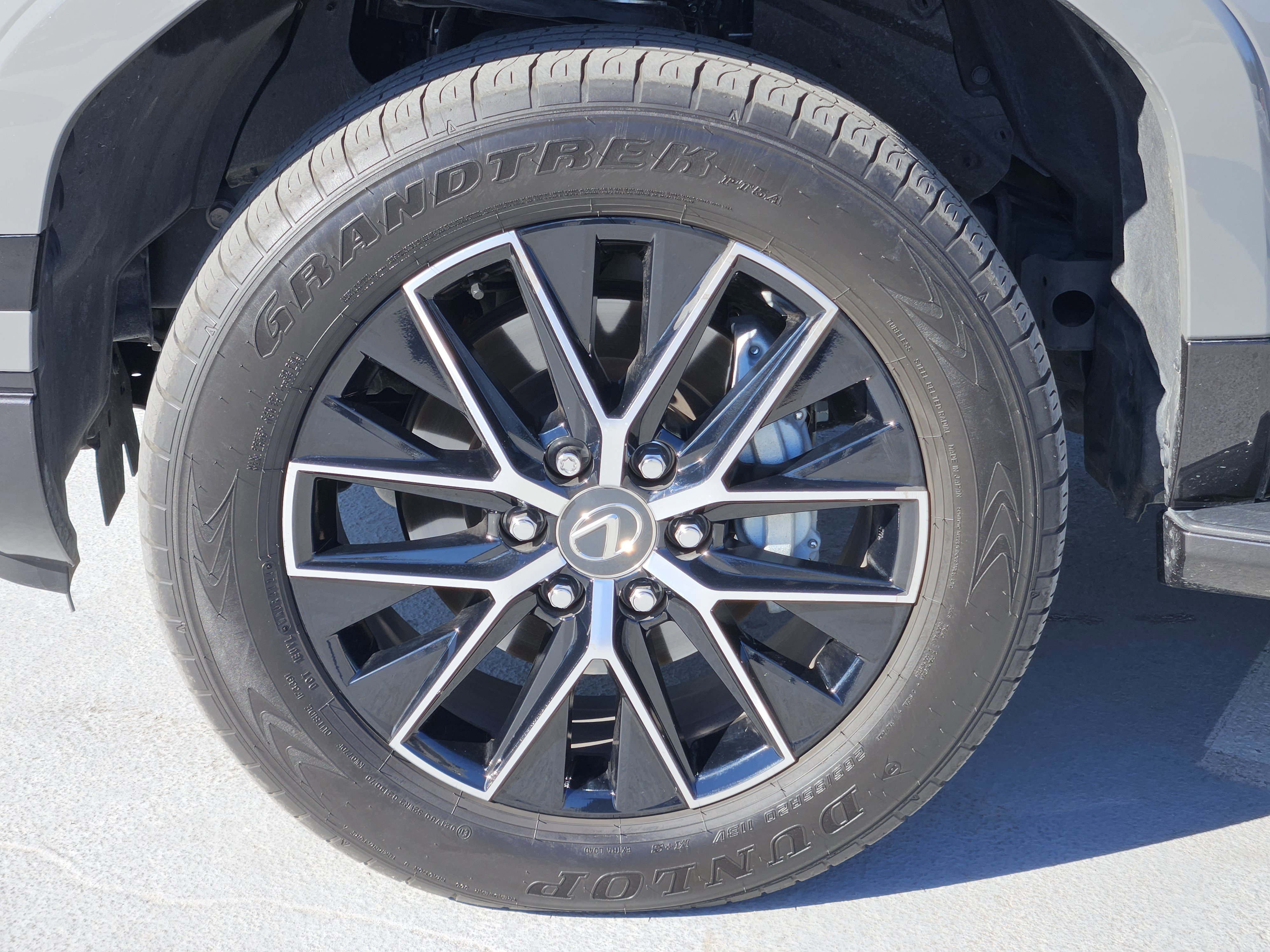 Used 2024 Lexus GX 550 image 13