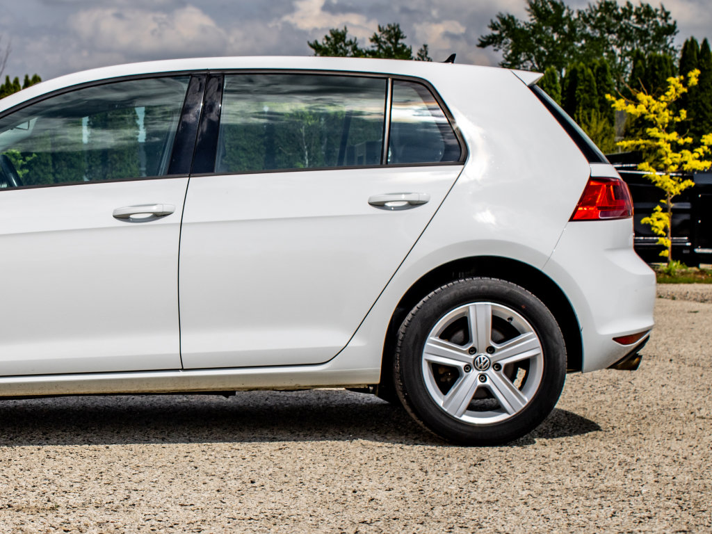 Used 2017 Volkswagen Golf Wolfsburg Edition FWD image 19