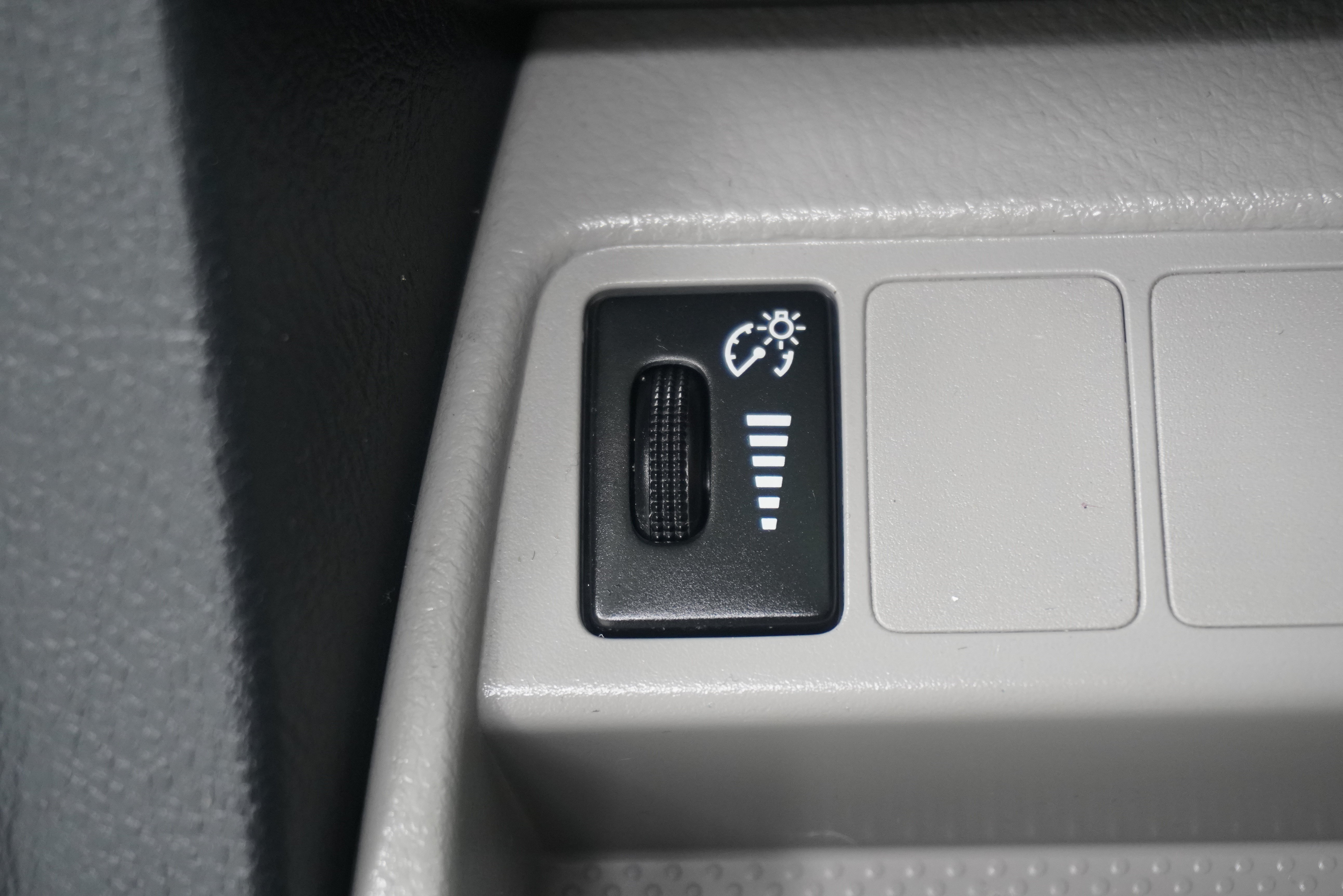 Used 2011 Toyota RAV4 Limited w/ Limited Extra Value Pkg FWD image 27