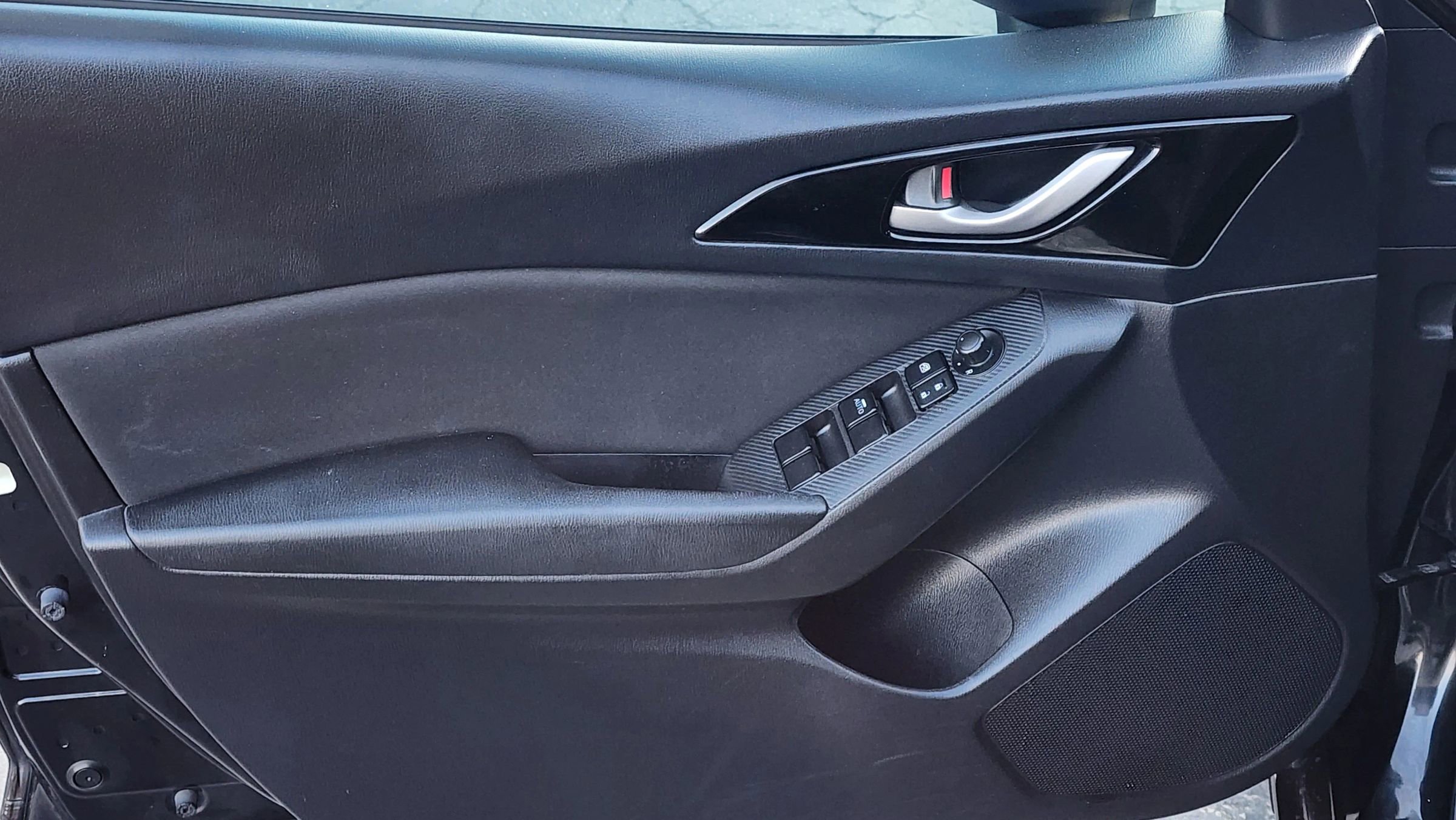 Used 2016 MAZDA MAZDA3 i Touring image 28