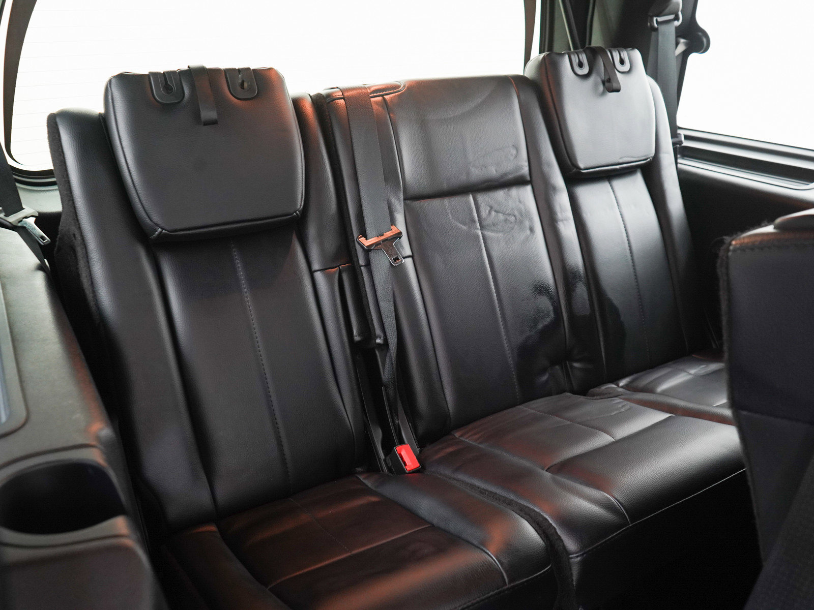 Used 2017 Ford Expedition XLT w/ Equipment Group 202A AWD/4WD image 13