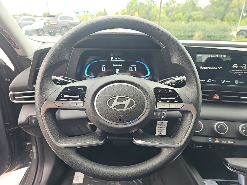 New 2026 Hyundai Elantra SE FWD image 16