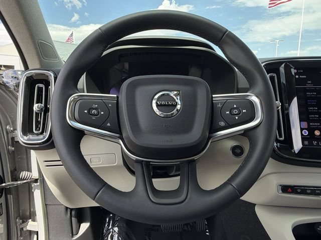 Used 2023 Volvo XC40 B5 Plus w/ Protection Package Premier AWD/4WD image 24