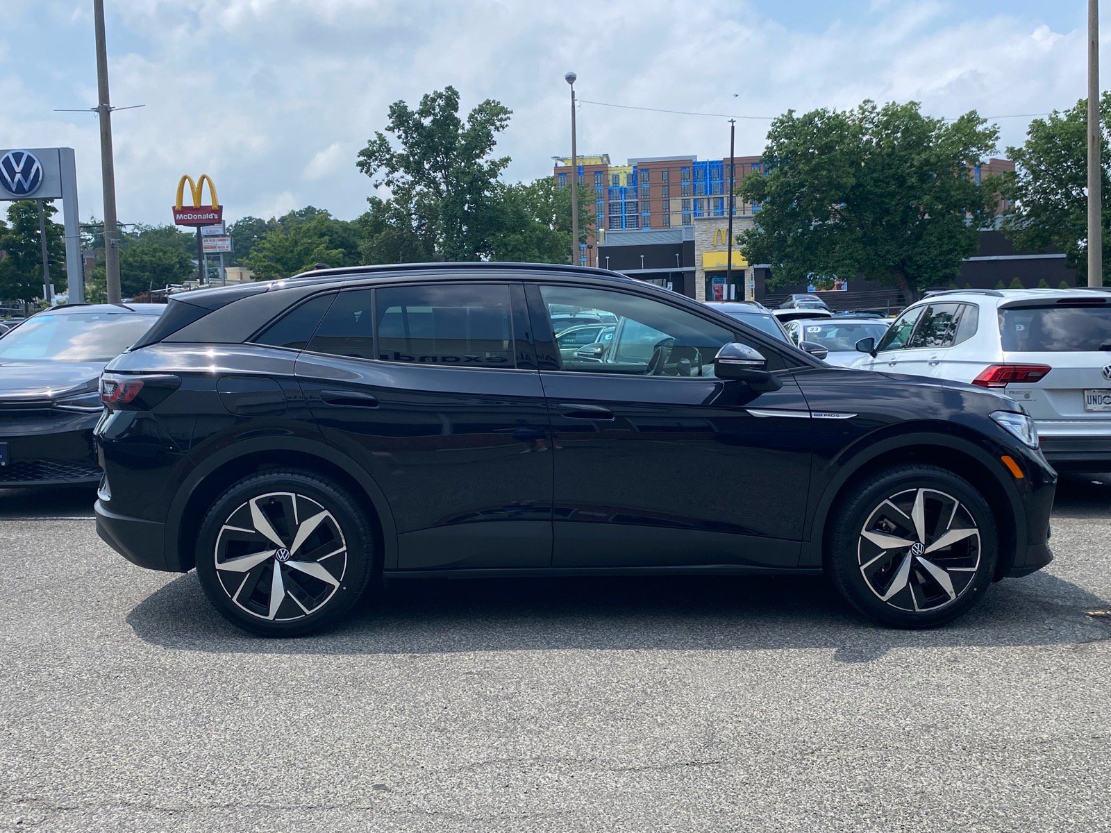 Certified 2023 Volkswagen ID.4 Pro S AWD/4WD image 2