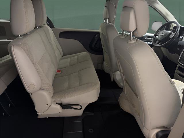 Used 2019 Dodge Grand Caravan SE w/ UConnect Hands-Free Group image 15