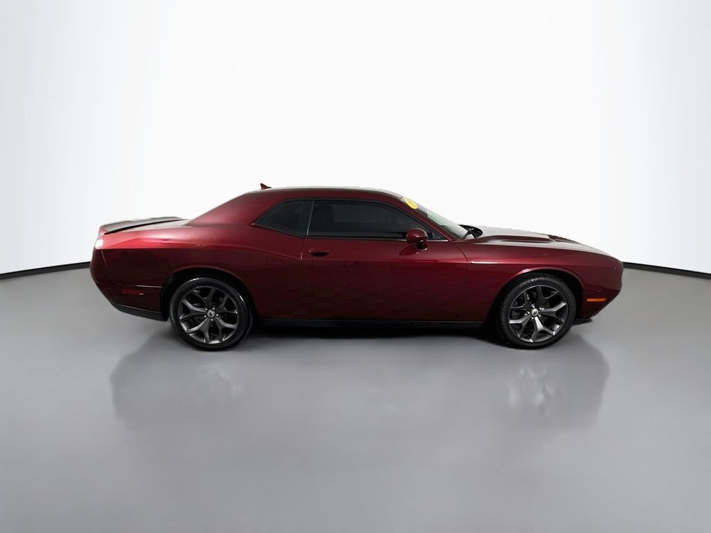 Used 2019 Dodge Challenger SXT w/ Plus Package RWD image 8
