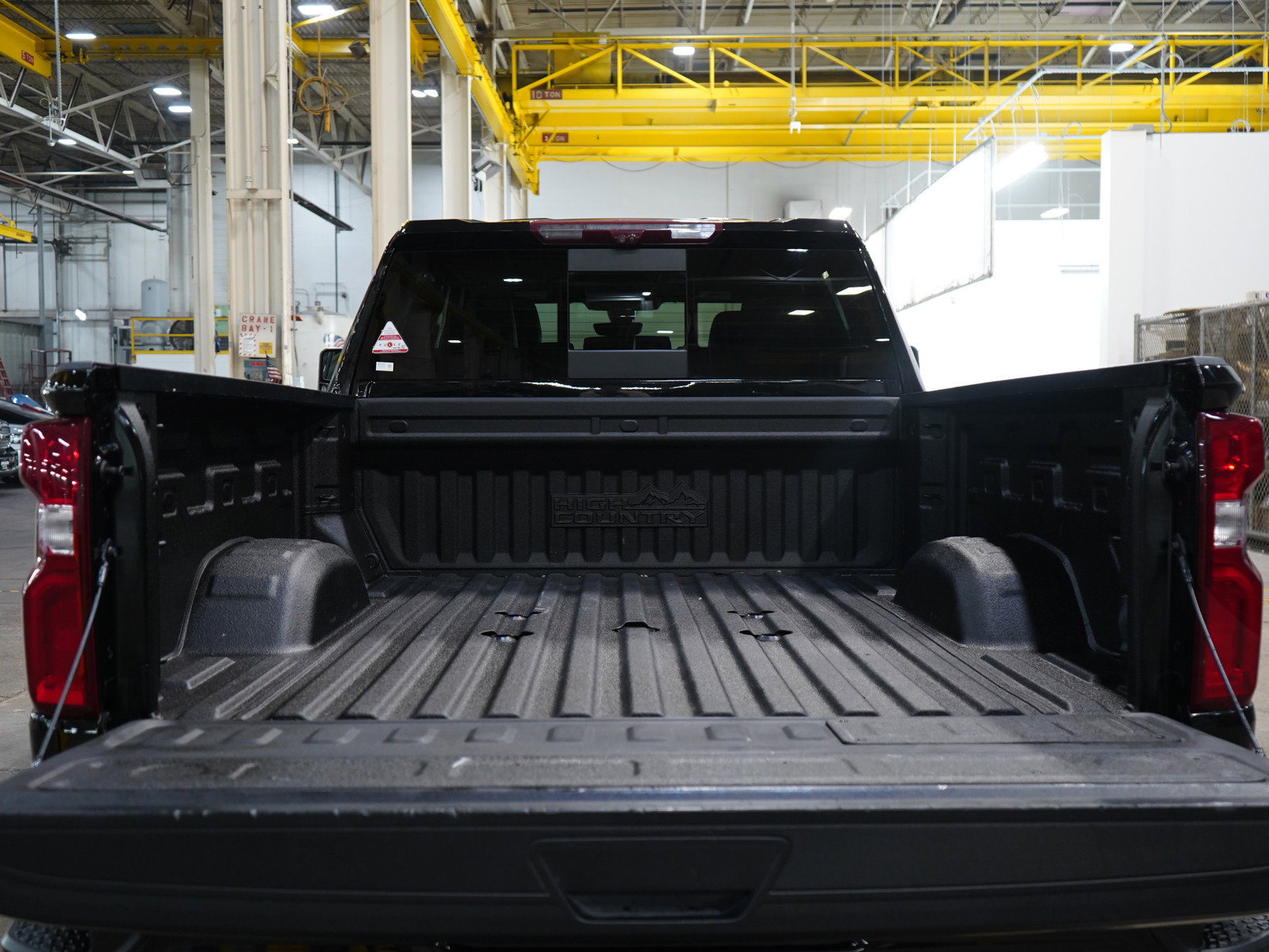 Used 2022 Chevrolet Silverado 2500 High Country w/ Z71 Off-Road Package image 16