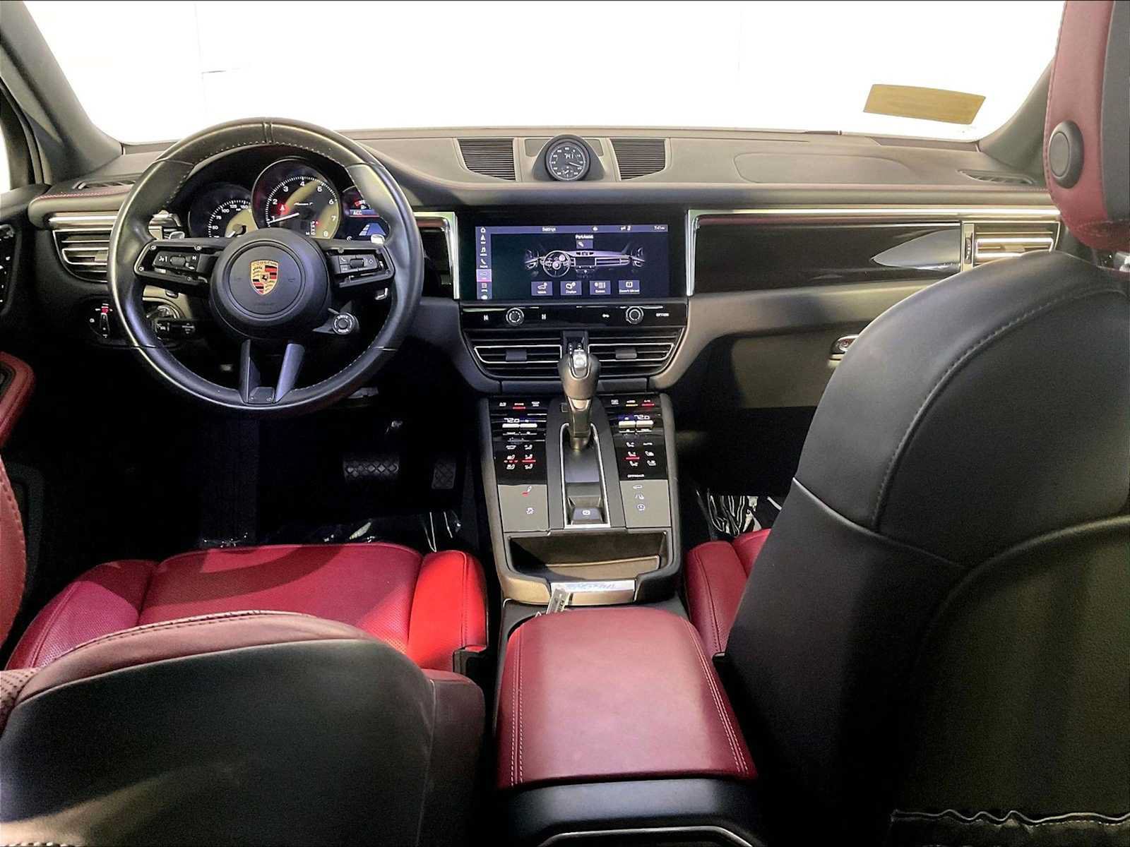 Certified 2023 Porsche Macan Turbo AWD/4WD image 14