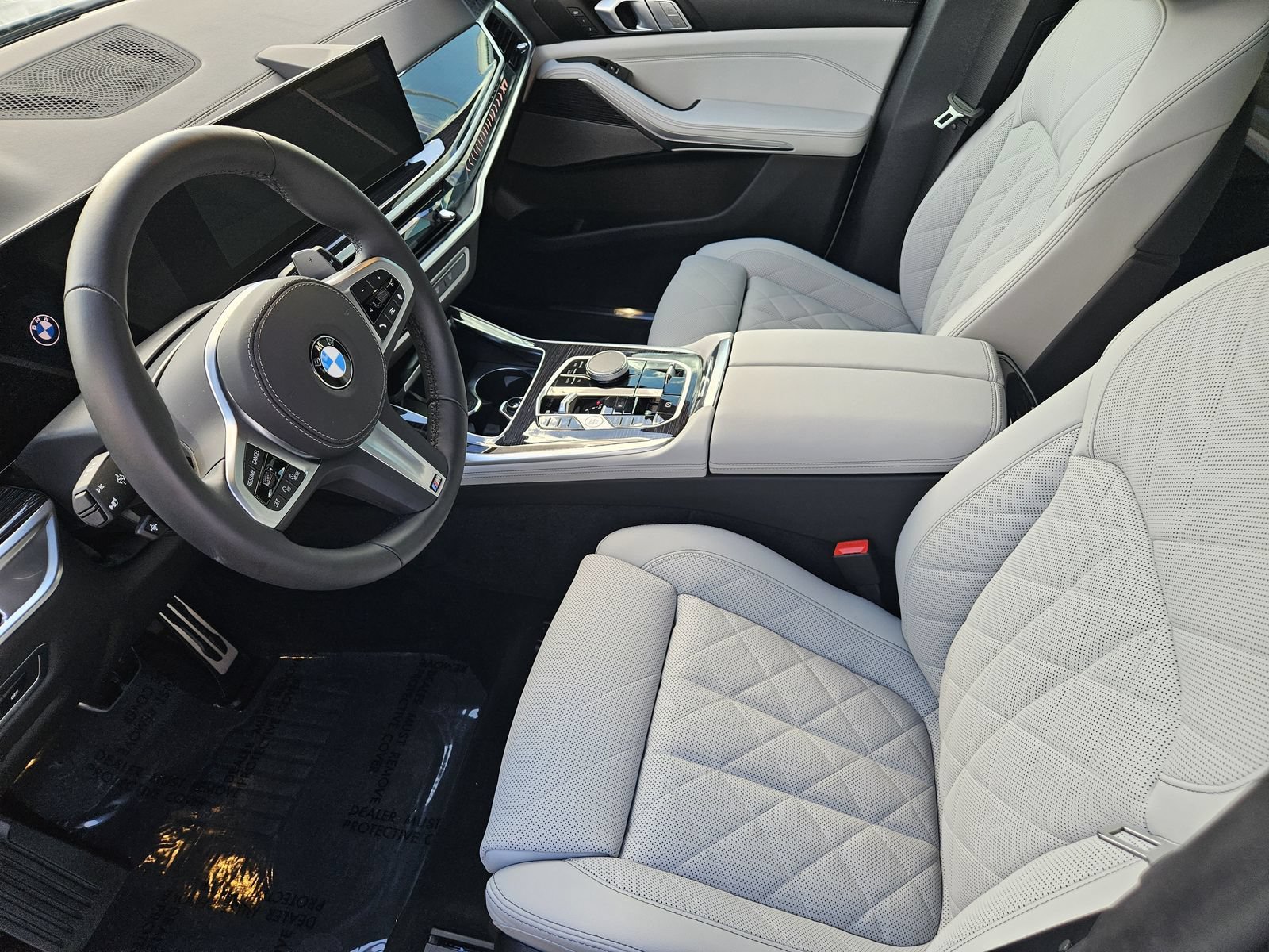 Used 2027 BMW X7 xDrive40i w/ M Sport Package AWD/4WD image 17