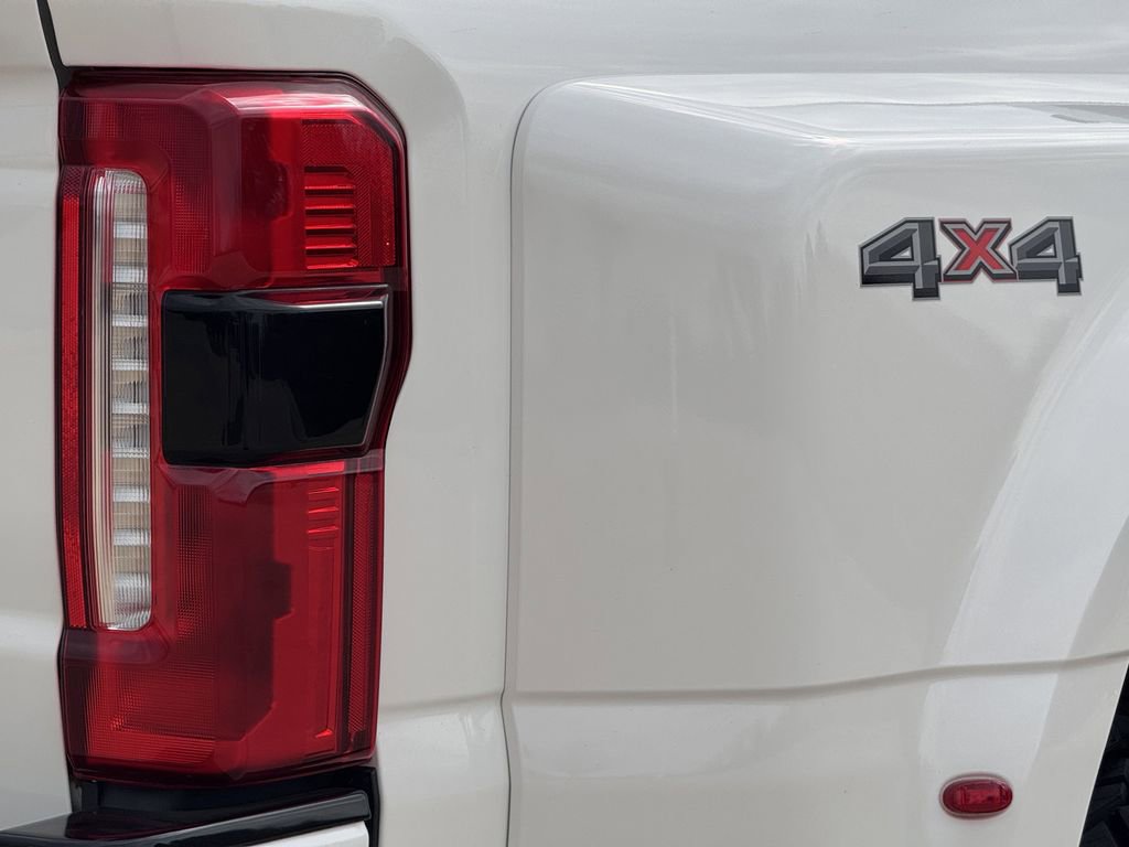 Used 2024 Ford F450 Lariat w/ Lariat Ultimate Package AWD/4WD image 12