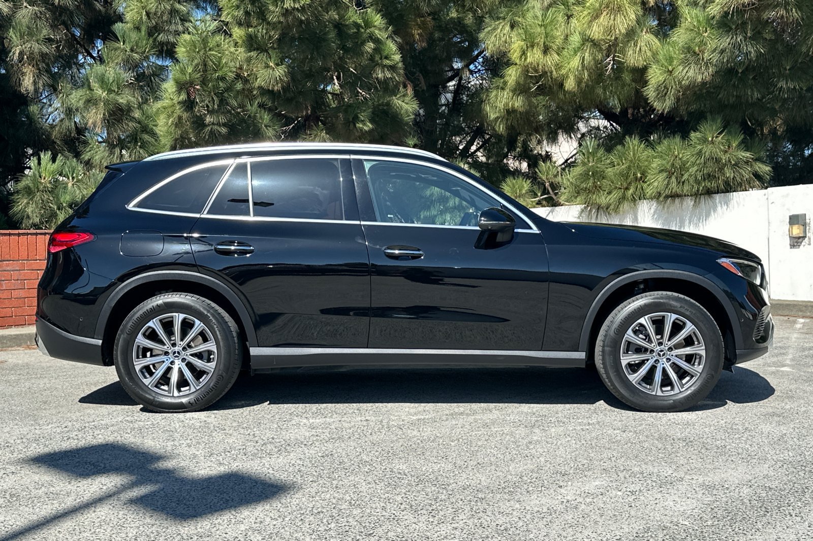 Used 2023 Mercedes-Benz GLC 300 image 3