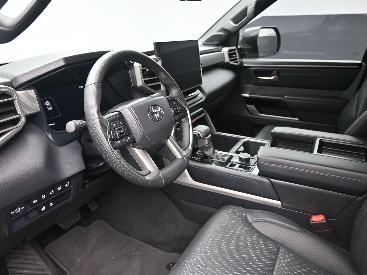 Used 2025 Toyota Tundra Limited AWD/4WD image 19