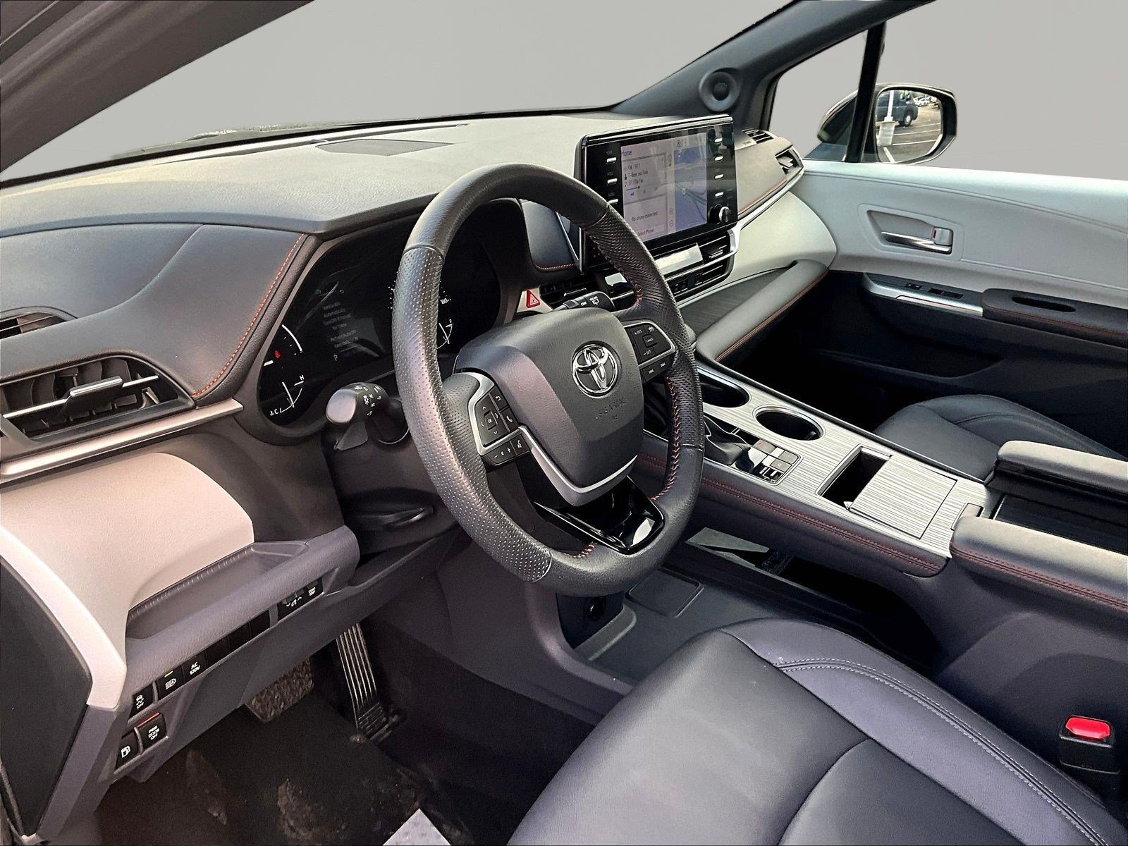 Used 2023 Toyota Sienna XSE w/ XSE Plus Package AWD/4WD image 17