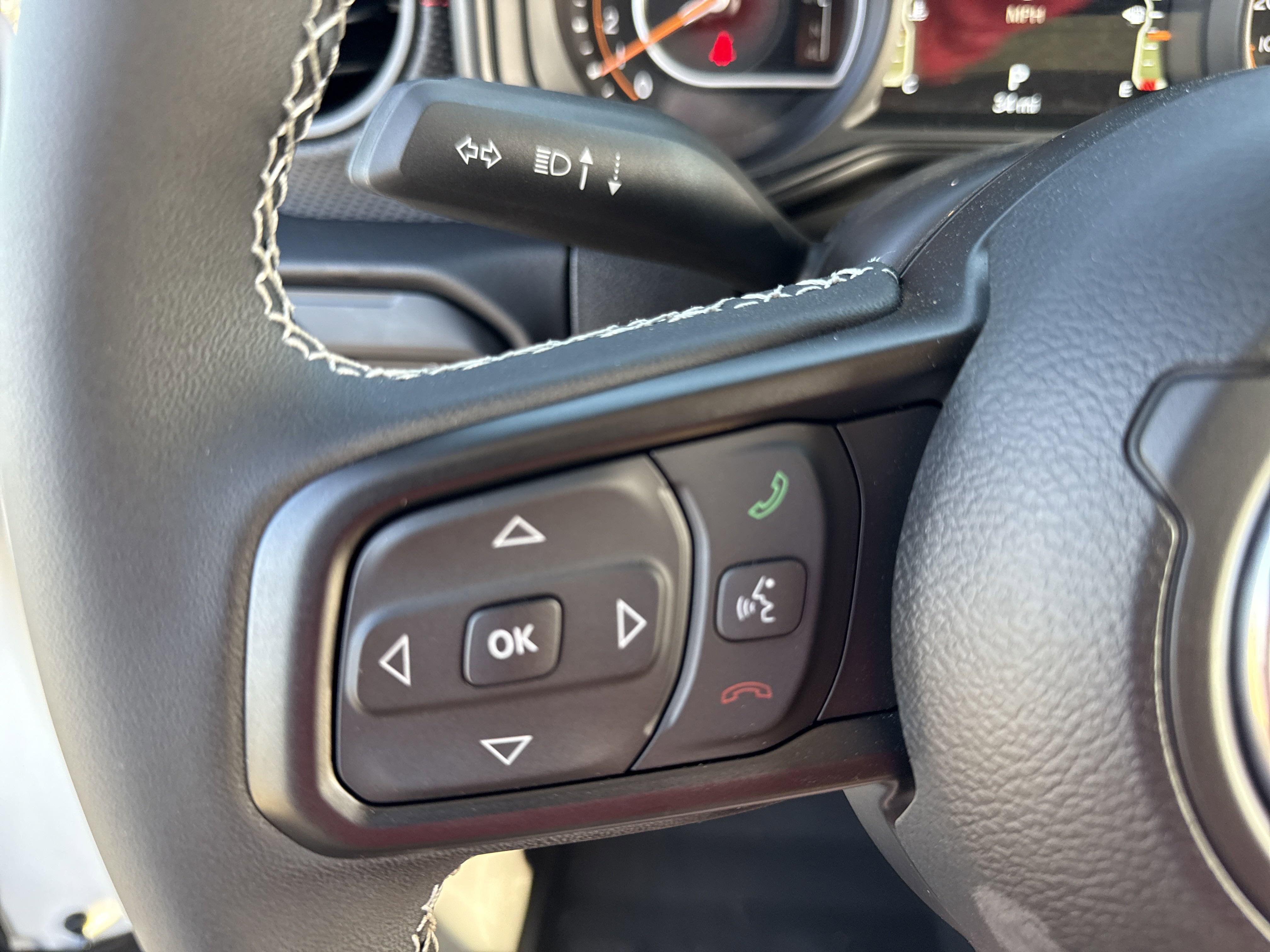 New 2025 Jeep Wrangler Unlimited Rubicon w/ Technology Group image 15