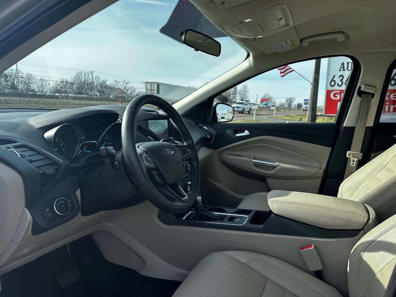 Used 2018 Ford Escape SEL image 9