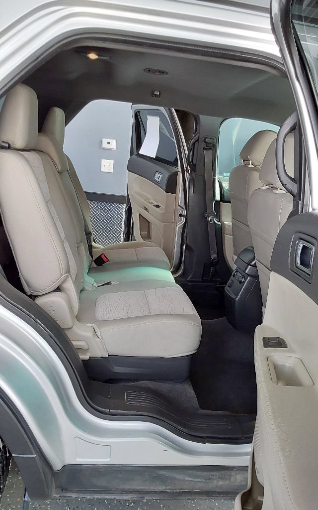 Used 2013 Ford Explorer FWD image 17