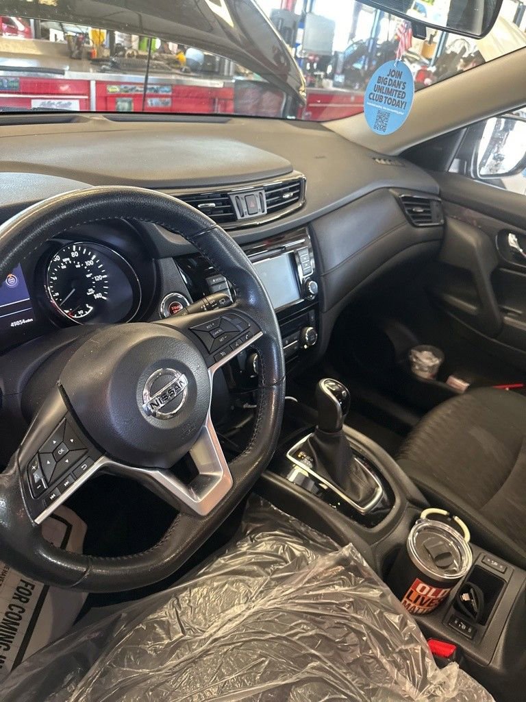 Certified 2020 Nissan Rogue SV image 5