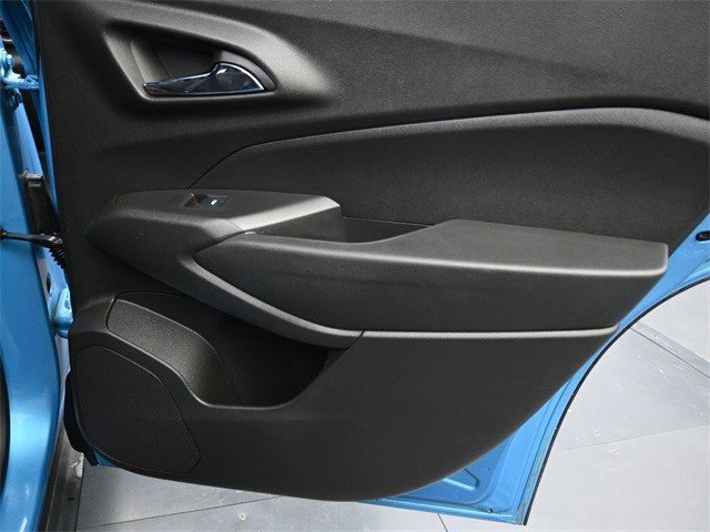 Certified 2025 Chevrolet Trax RS w/ Sunroof Package image 30