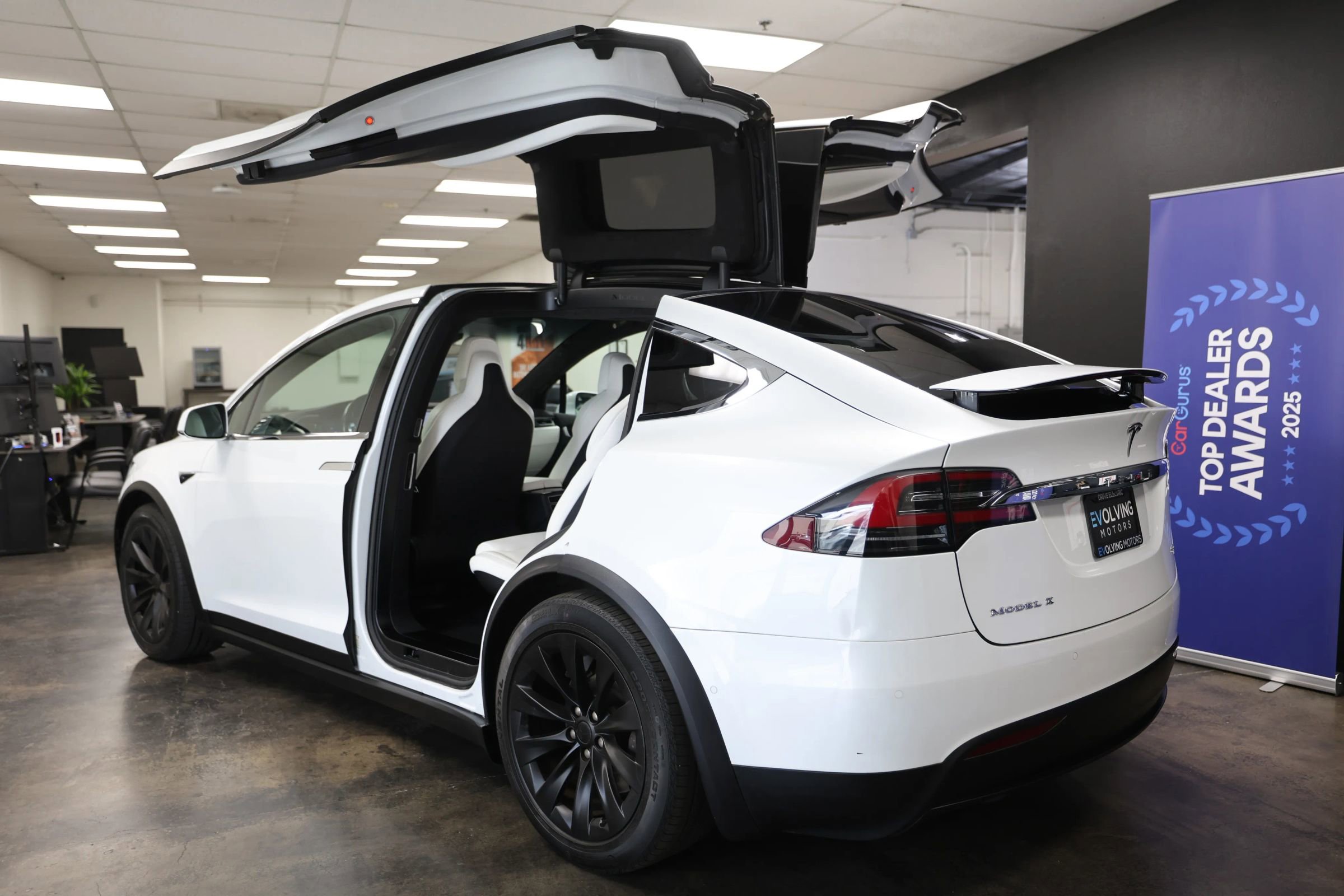 Used 2017 Tesla Model X 75D AWD/4WD image 19