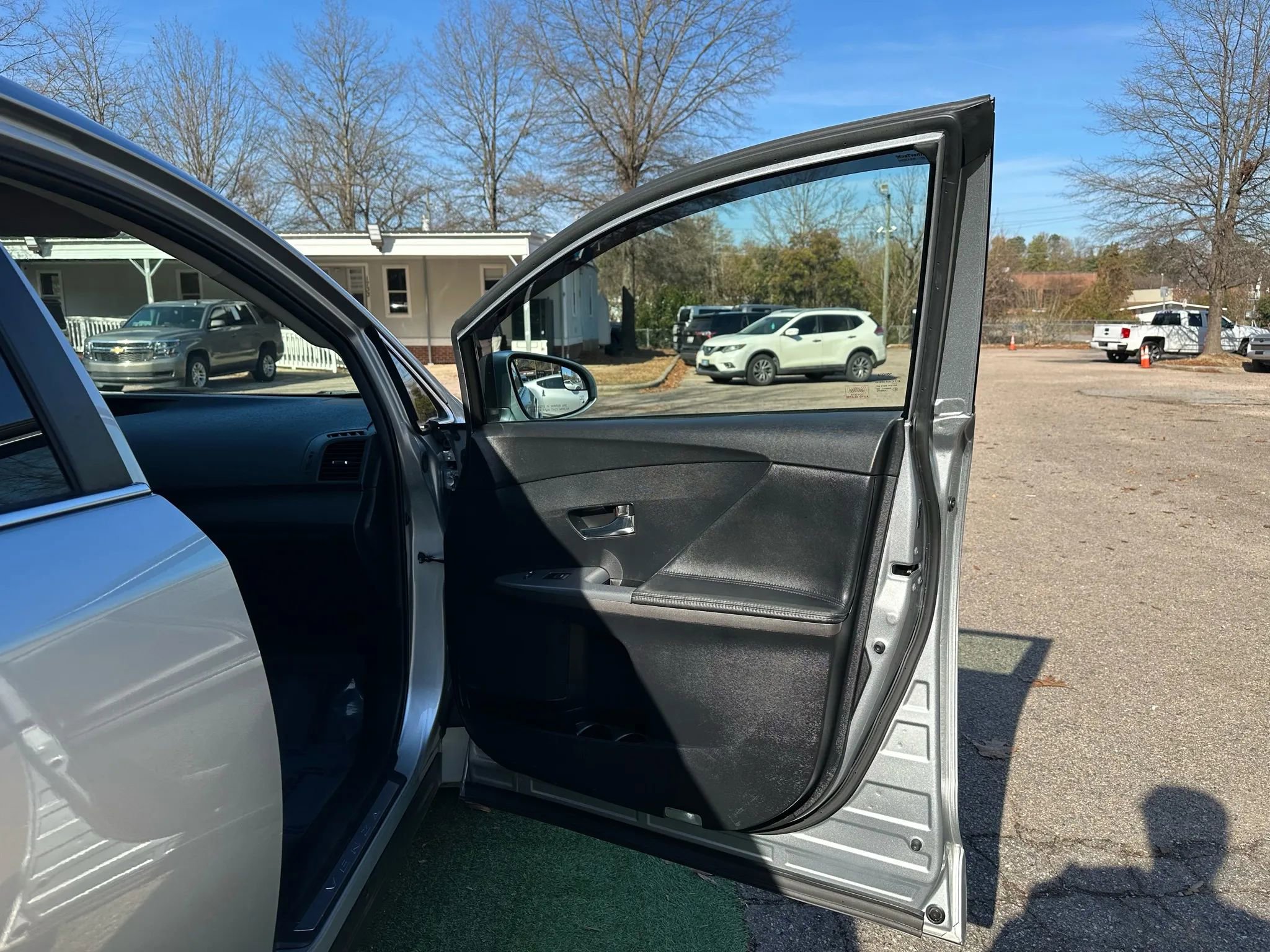 Used 2015 Toyota Venza XLE image 19