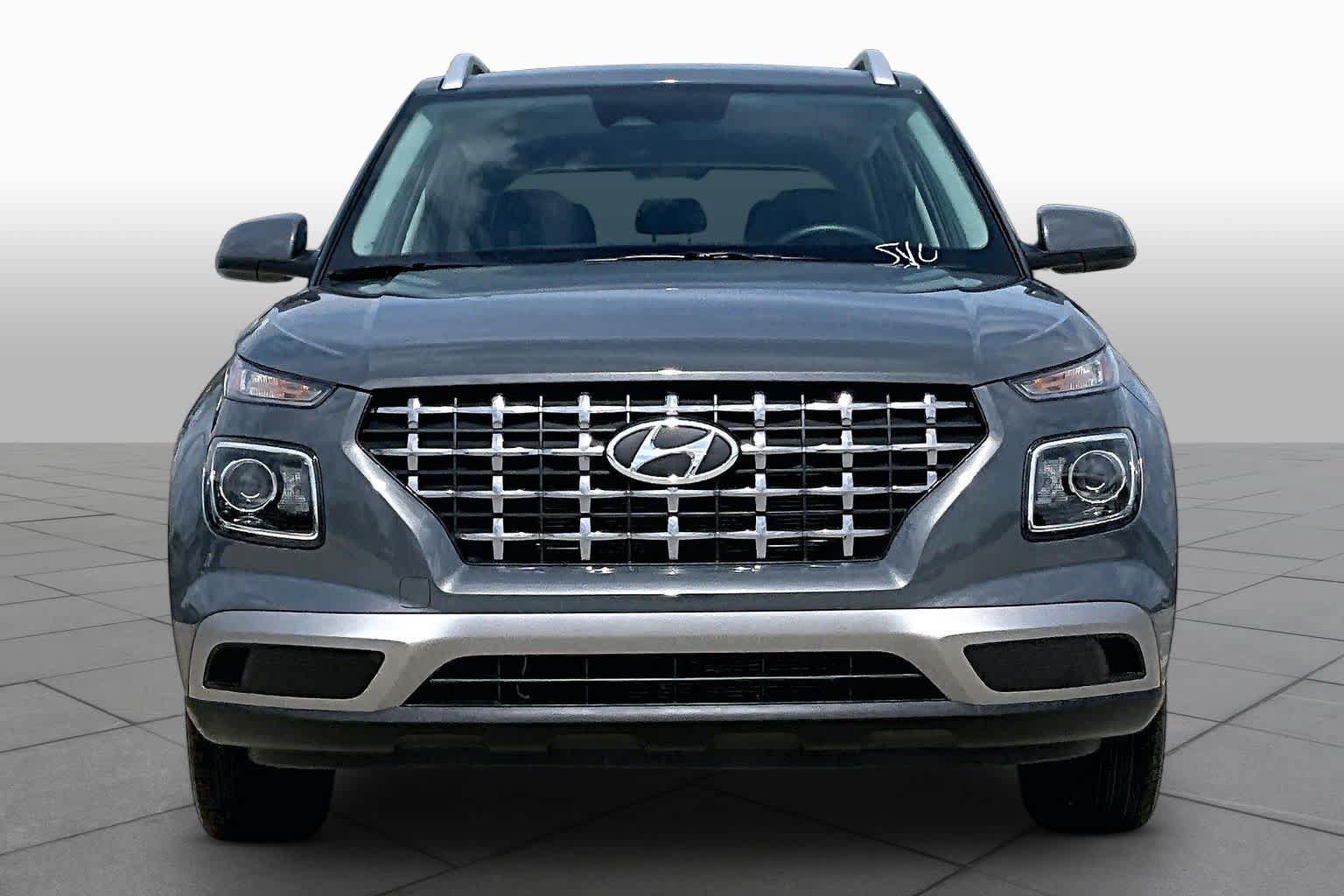 Used 2026 Hyundai Venue SEL FWD image 4
