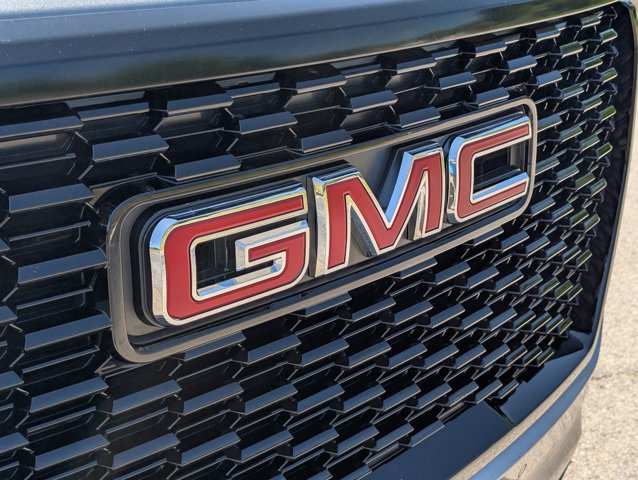 Used 2023 GMC Yukon SLT AWD/4WD image 5