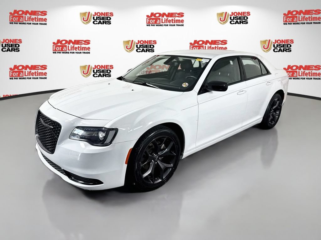 Used 2023 Chrysler 300 Touring w/ Sport Appearance Package RWD image 12