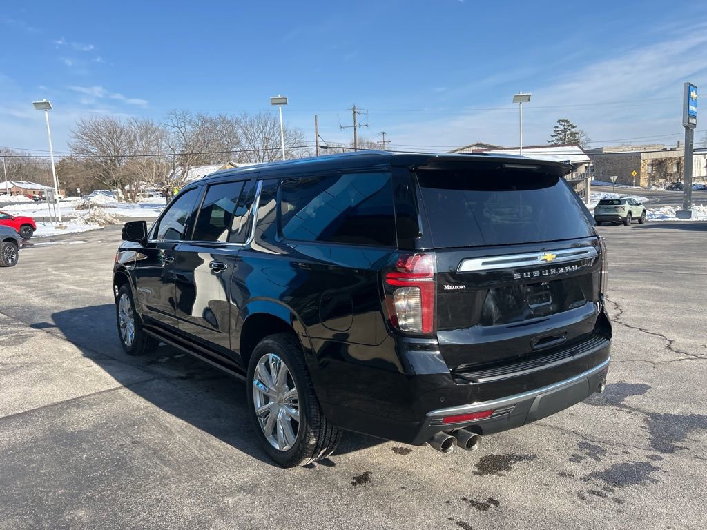 Used 2024 Chevrolet Suburban High Country w/ Advanced Technology Package image 5