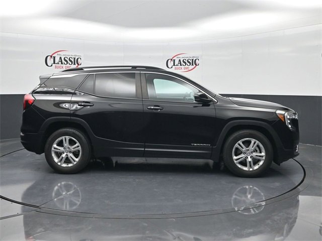 Used 2022 GMC Terrain SLE w/ Driver Convenience Package image 8