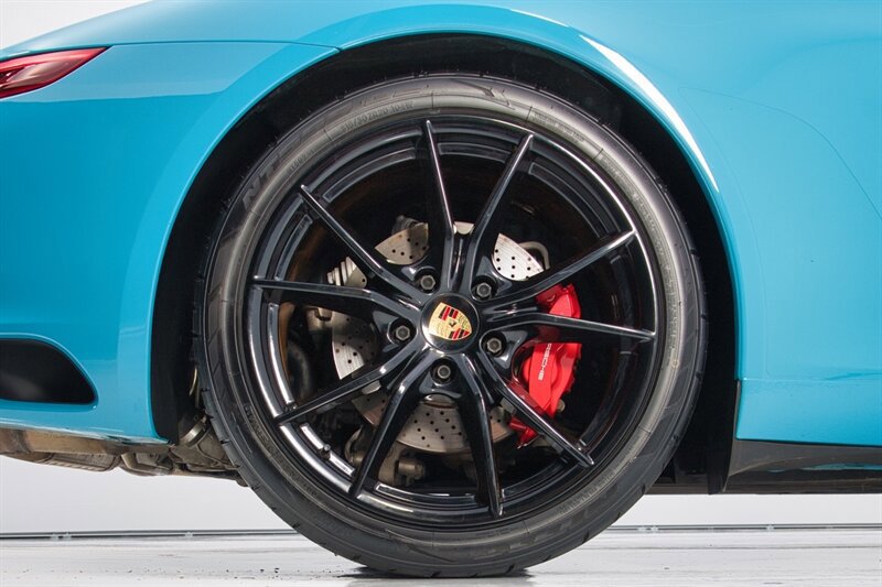 Used 2018 Porsche 911 Carrera S image 19