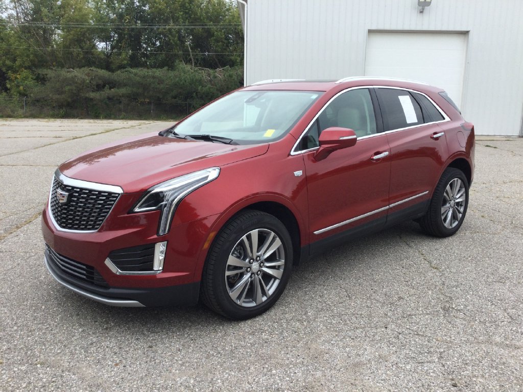 Used 2024 Cadillac XT5 Premium Luxury w/ LPO, Floor Liner Package FWD image 3