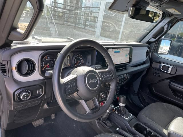 Used 2025 Jeep Gladiator Sport AWD/4WD image 7