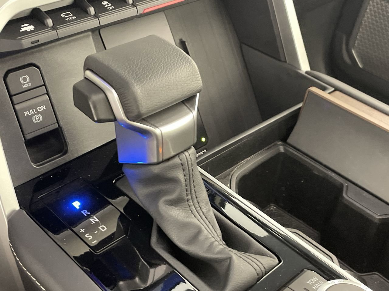 Used 2025 Toyota Sequoia Capstone image 16