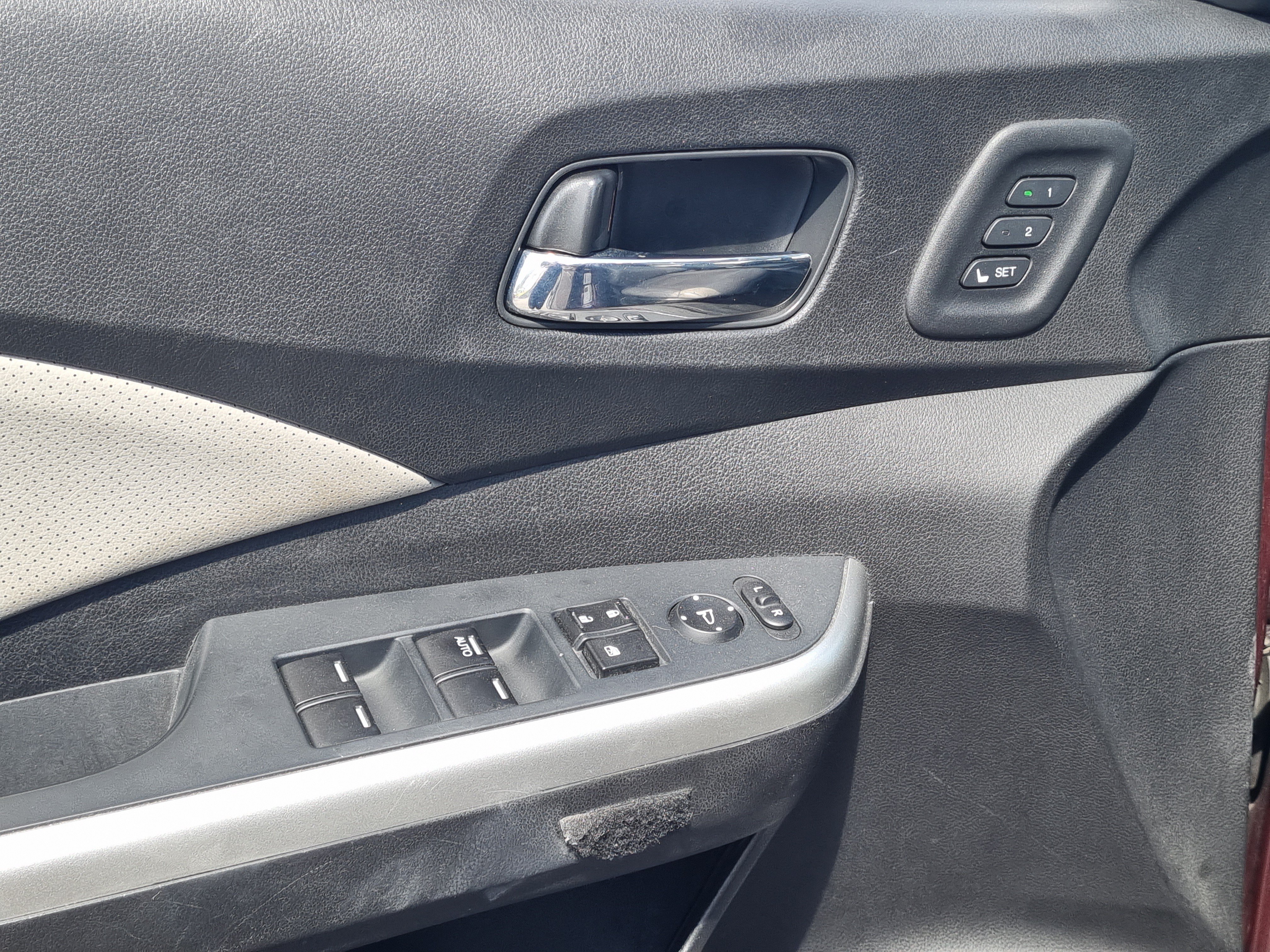 Used 2015 Honda CR-V Touring image 25