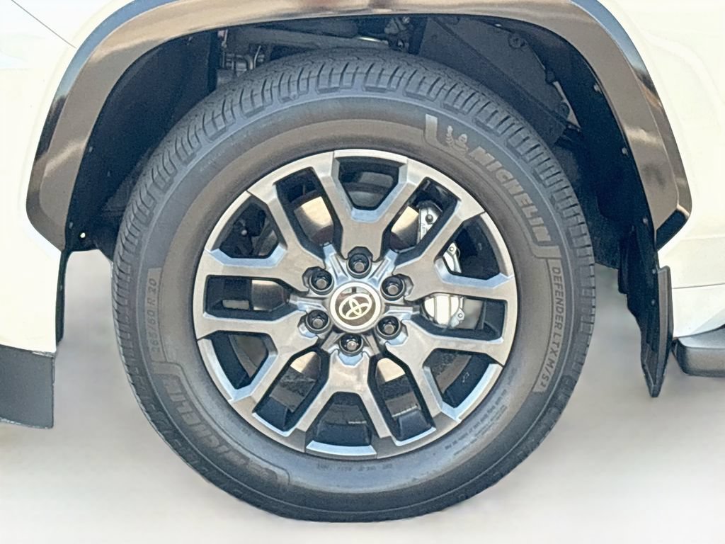 Certified 2024 Toyota Sequoia Platinum AWD/4WD image 31