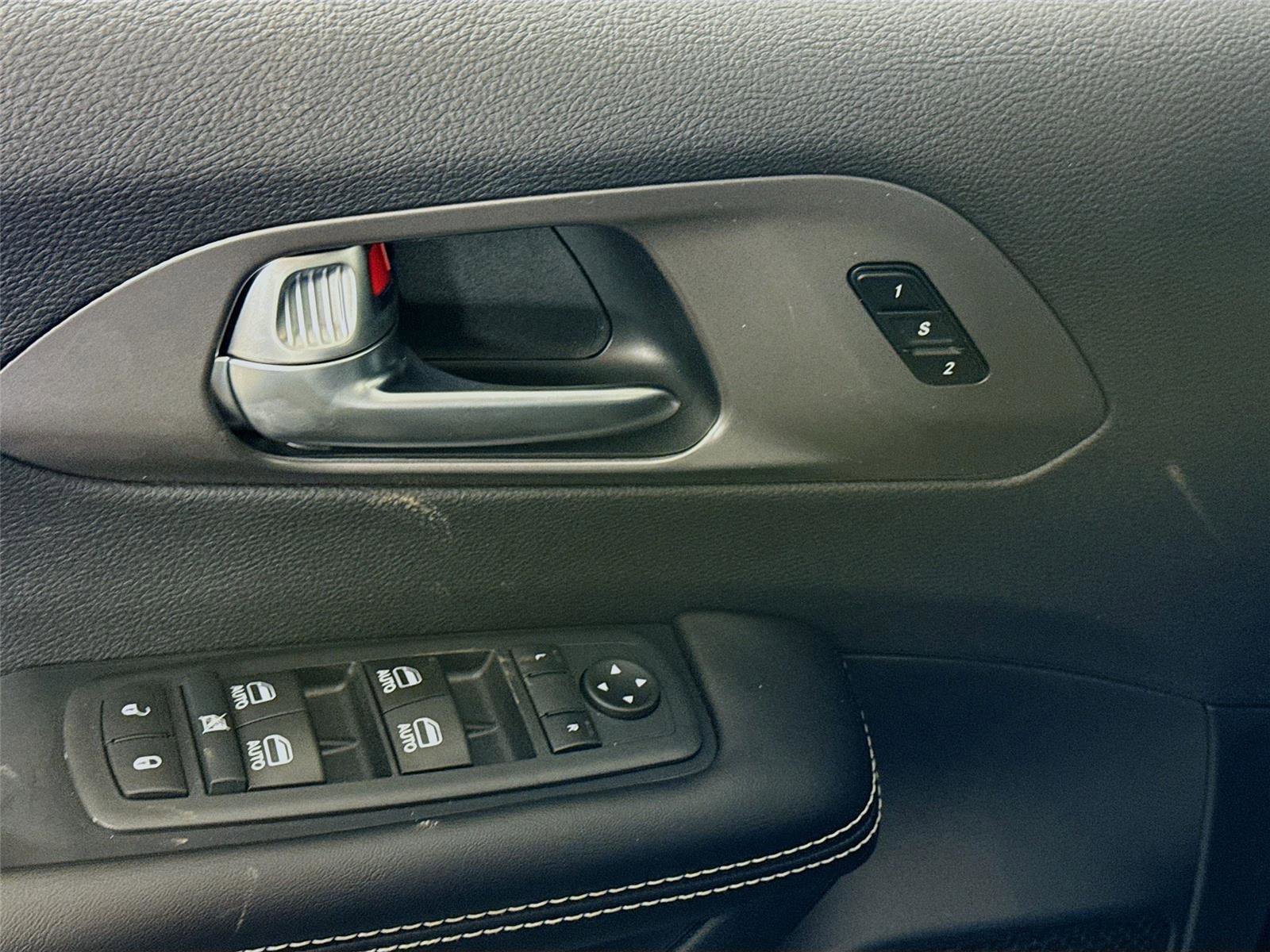 New 2026 Chrysler Pacifica Select image 12